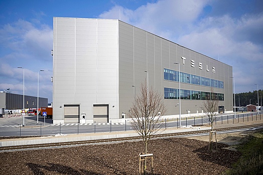 Что известно о нападении на завод Tesla в Германии