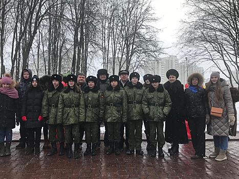 Накануне Дня защитника Отечества в Можайском районе прошел траурный митинг с возложением цветов к ДОТу