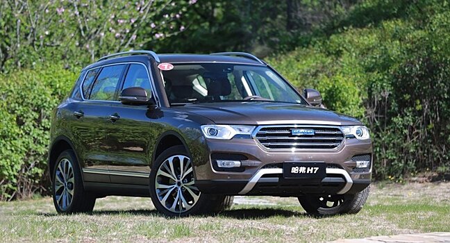Кроссовер Haval F7: Российская сборка и приятный интерьер