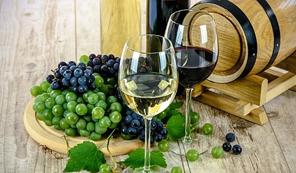 Развеян миф о пользе одного бокала вина в день