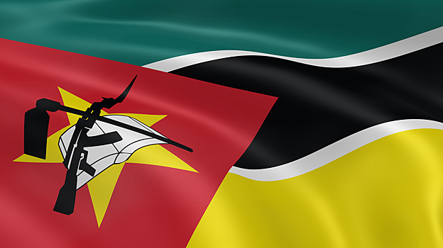 Почему на флаге Мозамбика есть автомат Калашникова