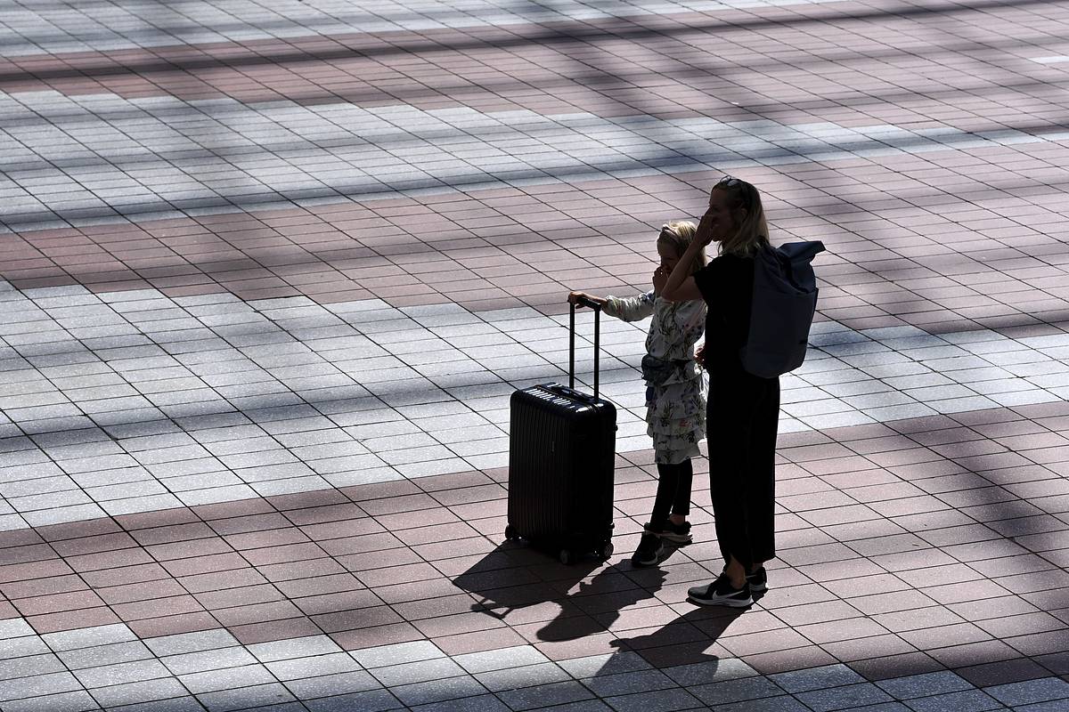 В аэропортах Москвы произошла массовая отмена и задержка рейсов