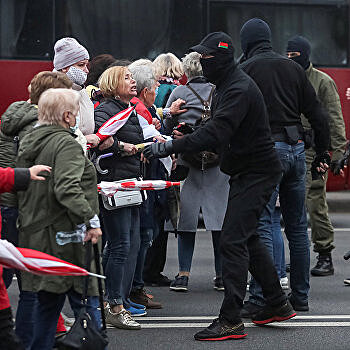 Лукашенко поручил вооружить народные дружины