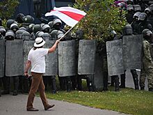 Белорусских протестующих призвали не опираться на "импортные эмоции"