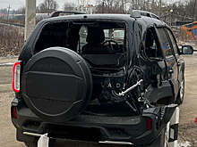 «Нива» попала под поезд на железнодорожном переезде в Калуге