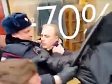 Полковник полиции подал иск на 50 тыс. рублей к стороннику Навального за "моральный вред и физическую боль"