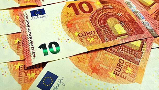 Официальный курс евро снизился до 71,3 рубля