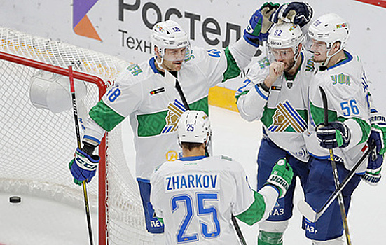 Ковальчук принес "Авангарду" третью победу в серии плей-офф КХЛ с "Автомобилистом"
