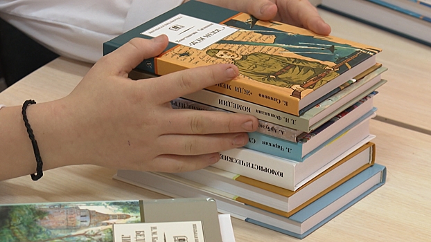 Коллекцию библиотеки в гимназии №1 в Советске пополнили 270 книг при поддержке БАЭС