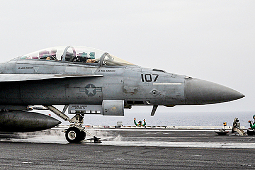 Американский F/A-18 «сильно ударит» по российскому МиГ-29