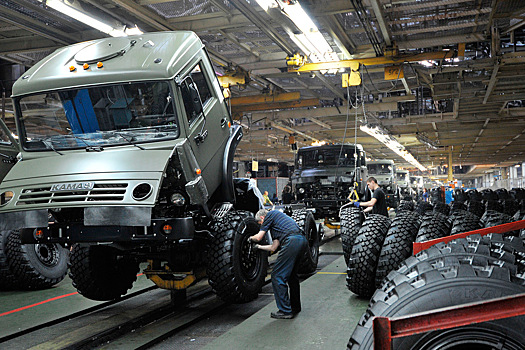 КАМАЗ начал производство тягачей с «роботом»