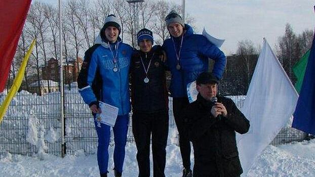 Конькобежцы из разных городов России борются за медали на вологодском льду