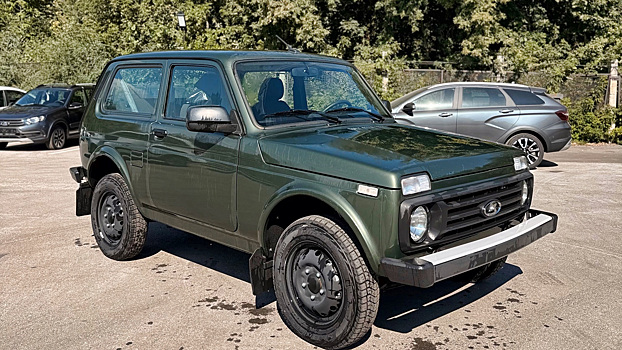 Классическую «Ниву» стали красить в цвет «Амазония». На подходе ещё две новые эмали