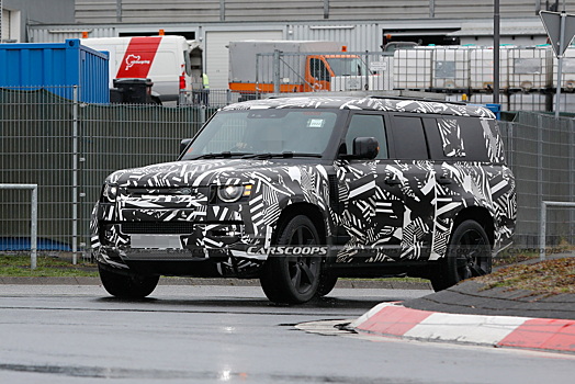 Фотошпионы запечатлели Land Rover Defender 130 2023 года увеличенного размера с двигателем V8