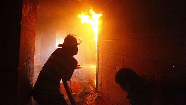В Москве в результате пожара в квартире погибли два человека