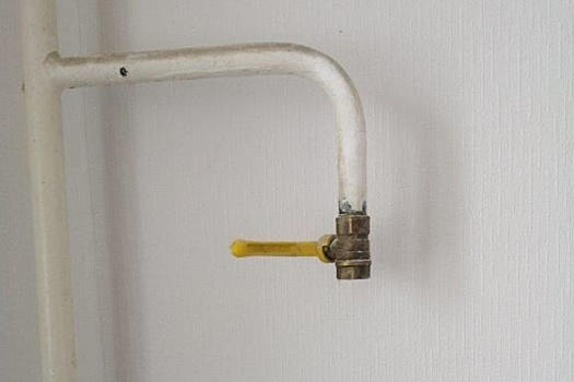 Бригада ремонтников едва не устроила взрыв в жилом доме в Серове