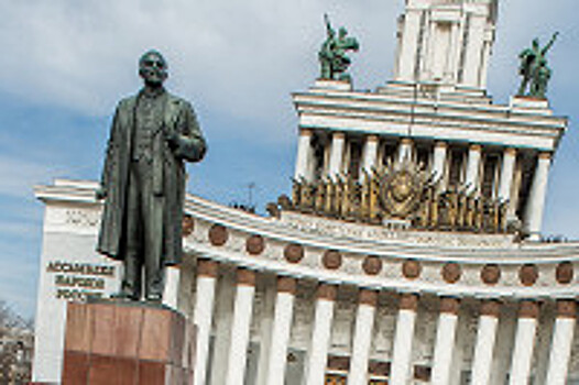 На ВДНХ отреставрируют памятник Ленину