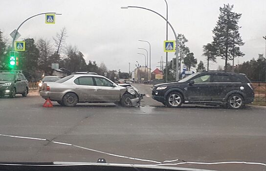 На обновлённом перекрёстке в Ноябрьске произошло первое ДТП