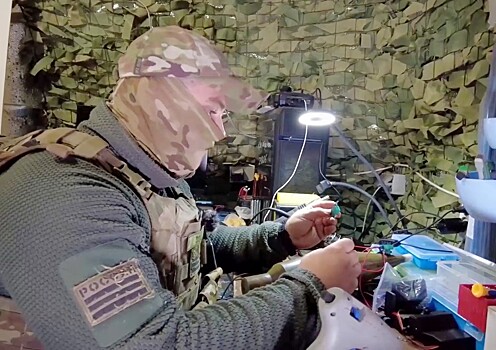 В снаряжение солдат ВС России могут добавить миниатюрные дроны