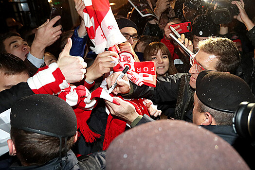 Фоторепортаж с прощальной пресс-конференции Массимо Карреры