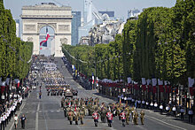 Французские биатлонисты поучаствовали в военном параде