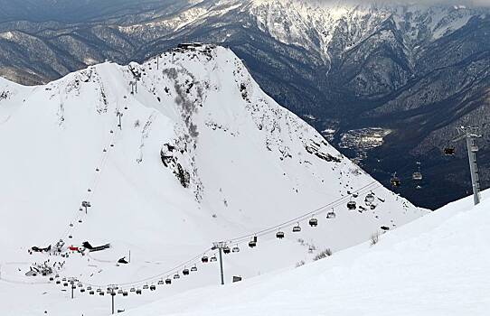 Популярные горнолыжные курорты Сочи закрыли трассы из-за лавиноопасности