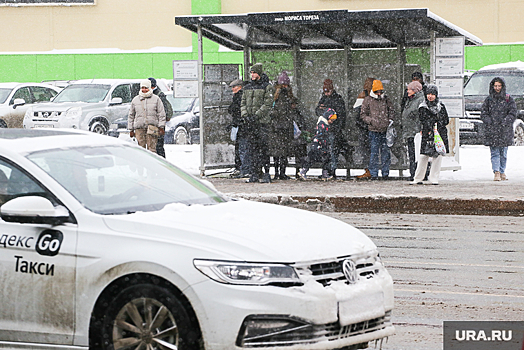 В Челябинске таксисты подняли цены из-за снегопада