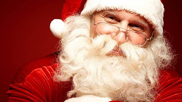 Итальянский священник Стальяно довел детей до слез заявлением, что Санта-Клауса не существует