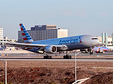 Авиадебошира обезвредили при попытке выйти из лайнера по время перелета