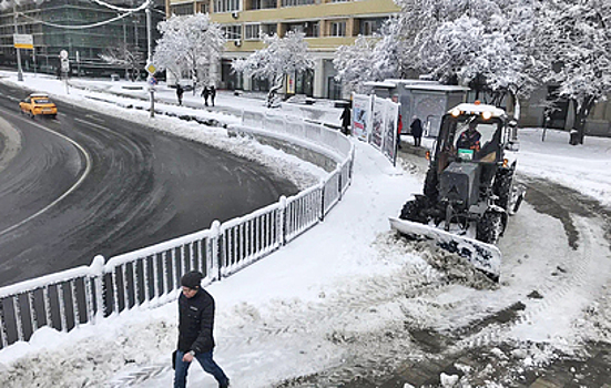 Рекордный двухдневный снегопад начался в Московском регионе