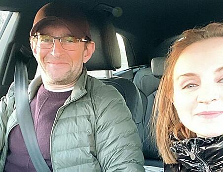 «Ничего не видно»: Константин Хабенский и Ольга Литвинова отдыхают в Крыму