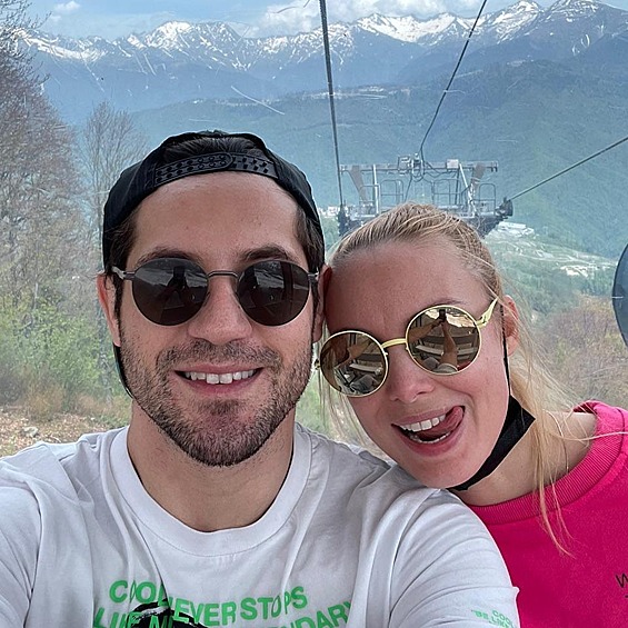 Совместная фотография из соцсетей артистов