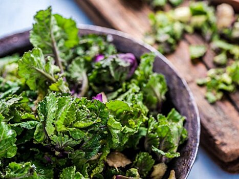 Зеленые листовые овощи помогают сохранить память