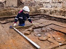 Видео: провал в центре Курска открыл старинный подвал