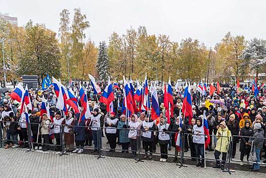 Большой митинг-концерт в поддержку референдумов собрал более 3000 новосибирцев