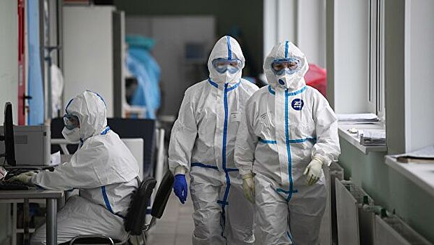 Врачи в Подмосковье вылечили от коронавируса еще 979 человек