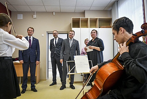 Глава Перми Эдуард Соснин посетил отремонтированную музыкальную школу "Динамика"