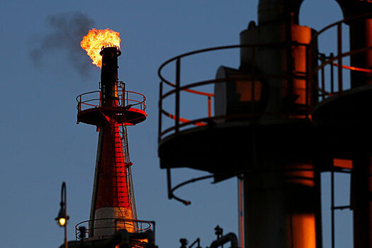В Болгарии допустили остановку НПЗ без российской нефти