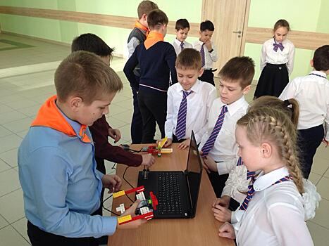 Класс робототехники открылся в школе в Балашихе