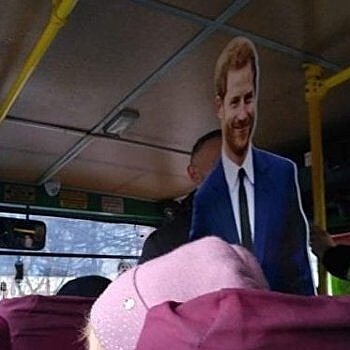 Пассажиры одной из маршруток в Днепре прокатились по городу с принцем Гарри - фото