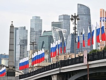 Более двух тысяч флагов украсили Москву в честь Дня России