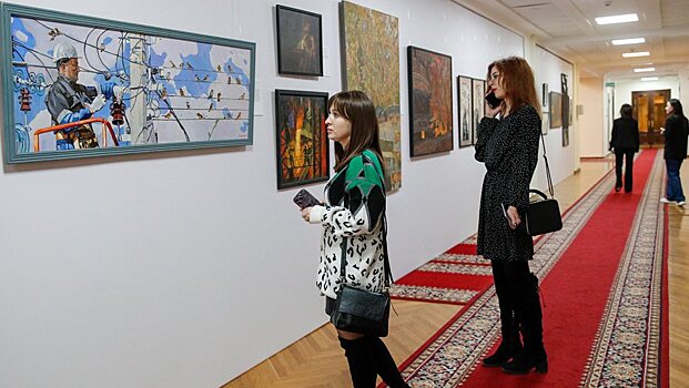 В Государственной Думе открылась художественная выставка «Новая индустриализация»