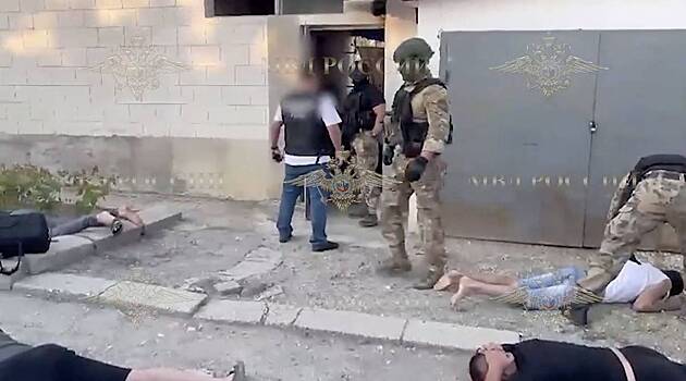 ОМОН задержал девять человек, избивших российского боксера. Операция силовиков попала на видео