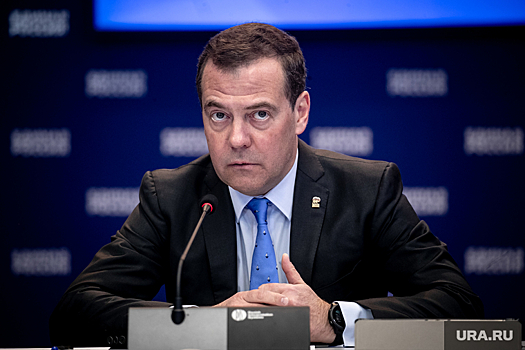 Медведев: Запад игнорировал международные конвенции и спровоцировал конфликт на Украине