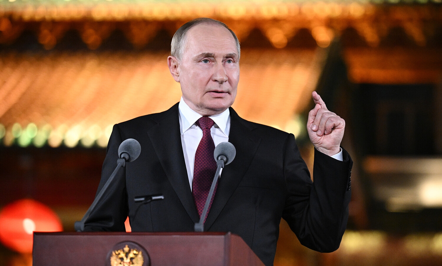 Путин назвал однополярный мир несправедливым