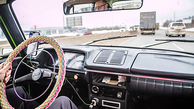 Легендарные тревел-блогеры за рулем «Москвича» объехали весь Ямал. ВИДЕО