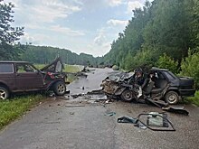 Два человека пострадали при столкновении ВАЗа и «Нивы»