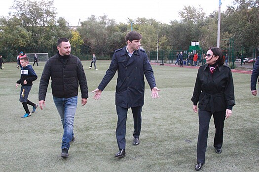 Глава Челябинска оценила преображение уличного стадиона на Каслинской и двора на Свободы