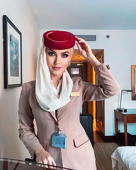 Бортпроводницу считают одной из самых красивых девушек-членов экипажа в ОАЭ.