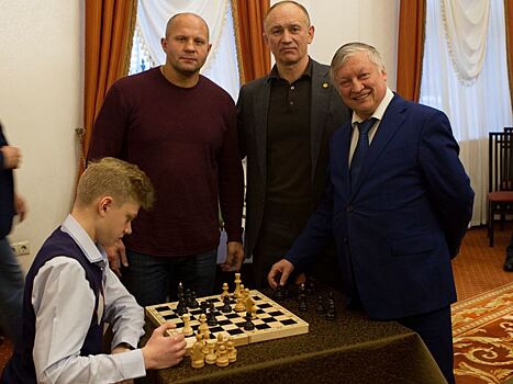 Александр Брыскин: сыграть с Анатолием Карповым юный шахматист из Курска даже и